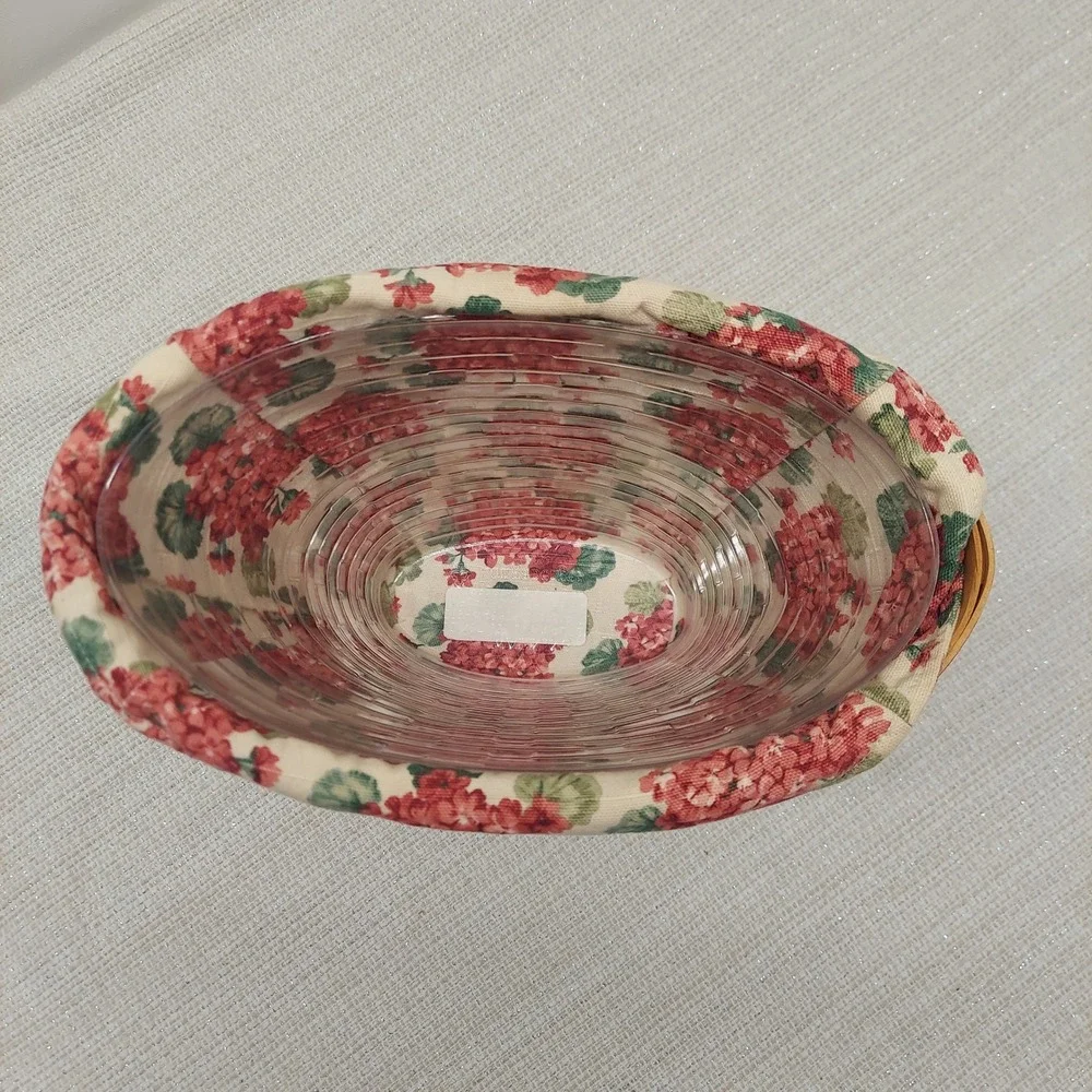 Longaberger 2002 Geranium Basket with Plastic Protector and Fabric Liner Floral